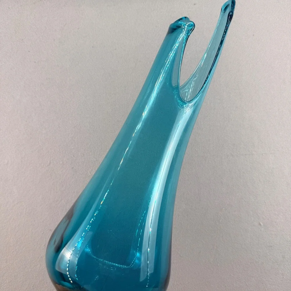 Vintage L.E. Smith Peacock Blue Simplicity Smoothie‎ Swung Vase 19
